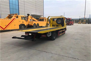 张湾非事故拖车